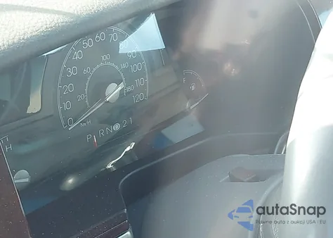 2004 Lincoln Town Car Signature from USA, damaged, VIN 1LNHM81W34Y686997